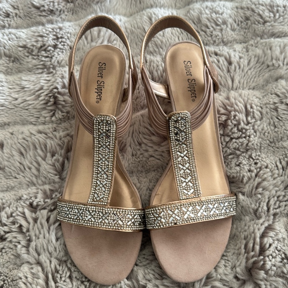 Rose Gold & diamond Open Toe Sandal Silver Slipper 2.25" Heel Size 8.5
Worn once